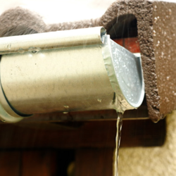 bostik-diy-fr-tutoriel-jonction-gouttiere-600x600