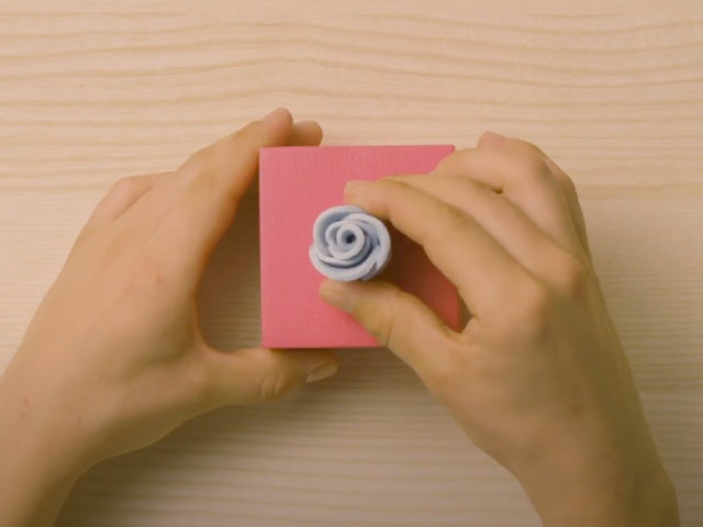 Bostik DIY Malaysia tutorial decorate with blu tack step 3